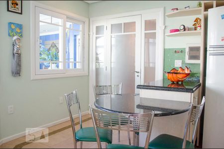 Cozinha de casa à venda com 3 quartos, 340m² em Marechal Rondon, Canoas