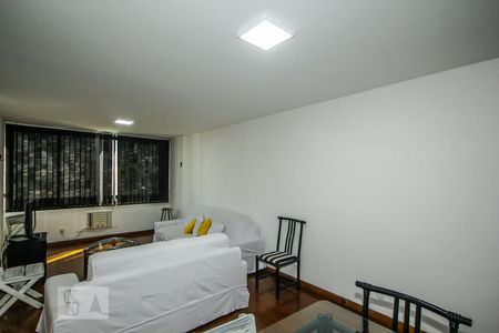 Sala de apartamento para alugar com 2 quartos, 70m² em Copacabana, Rio de Janeiro