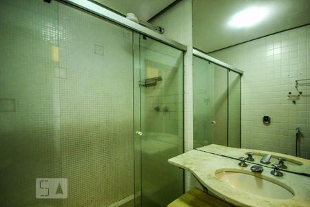 Banheiro de apartamento para alugar com 2 quartos, 70m² em Copacabana, Rio de Janeiro