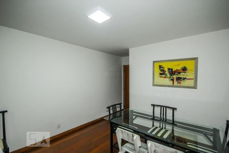 Sala de apartamento para alugar com 2 quartos, 70m² em Copacabana, Rio de Janeiro