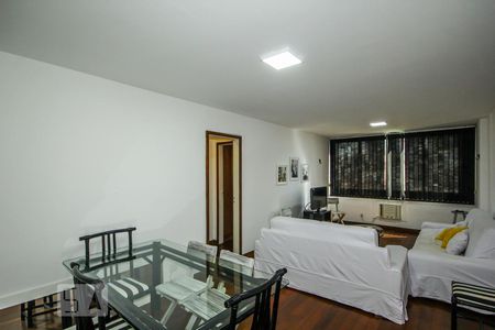 Sala de apartamento para alugar com 2 quartos, 70m² em Copacabana, Rio de Janeiro