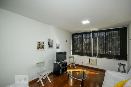 Sala de apartamento para alugar com 2 quartos, 70m² em Copacabana, Rio de Janeiro