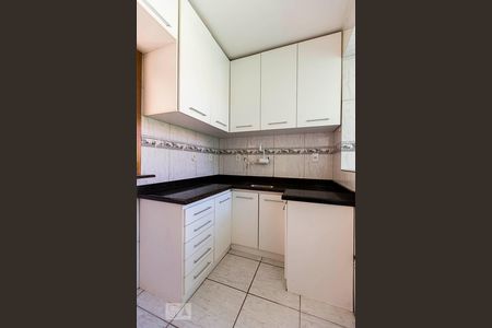 Cozinha de apartamento à venda com 2 quartos, 56m² em Cristal, Porto Alegre