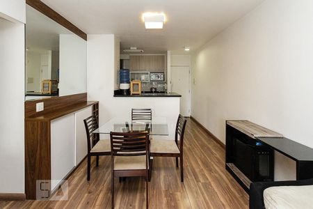 Apartamento para alugar com 76m², 3 quartos e 2 vagas Apartamento para alugar com 76m², 3 quartos e 2 vagassala de jantar