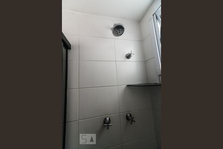 Banheiro de apartamento para alugar com 3 quartos, 66m² em Guaiaúna, São Paulo