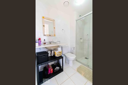 Banheiro 01 de apartamento para alugar com 2 quartos, 51m² em Taguatinga Norte, Brasília