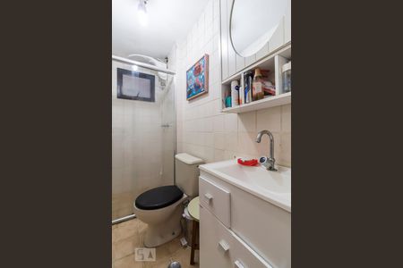 Banheiro de apartamento para alugar com 3 quartos, 72m² em Vila Pompéia, São Paulo