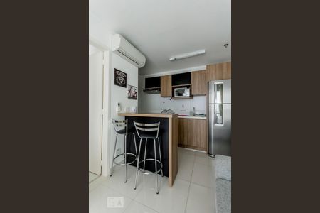 Sala de kitnet/studio para alugar com 1 quarto, 41m² em Jardim Goiás, Goiânia