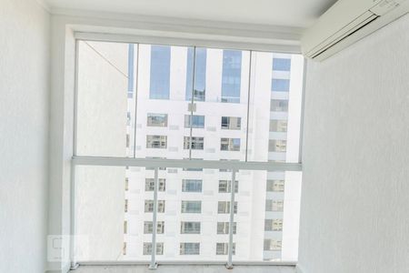 Sacada de kitnet/studio para alugar com 1 quarto, 41m² em Jardim Goiás, Goiânia