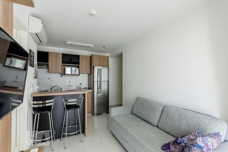 Sala de kitnet/studio para alugar com 1 quarto, 41m² em Jardim Goiás, Goiânia