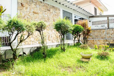 FACHADA de casa à venda com 3 quartos, 145m² em Jardim Mariliza, São Paulo