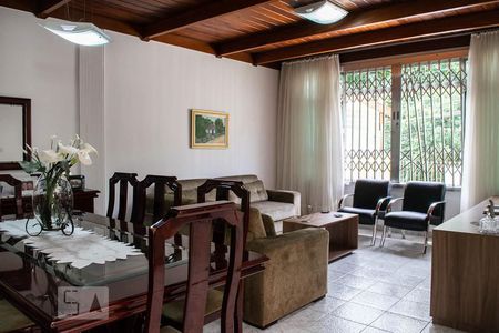 SALA de casa à venda com 3 quartos, 145m² em Jardim Mariliza, São Paulo