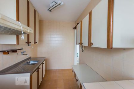 Cozinha de apartamento para alugar com 1 quarto, 55m² em Moema, São Paulo