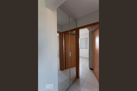 Corredor de apartamento para alugar com 3 quartos, 73m² em Setor Sudoeste, Goiânia