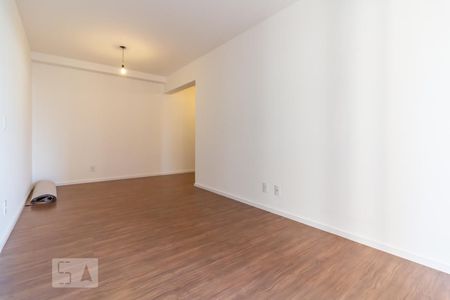 Sala de apartamento à venda com 3 quartos, 76m² em Jardim Tupanci, Barueri