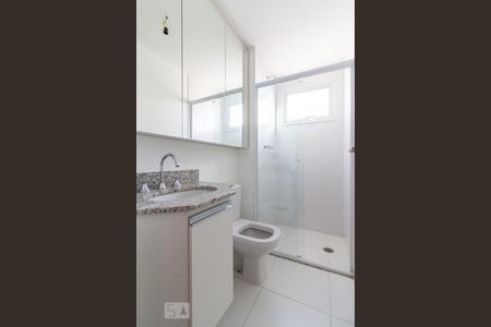 Banheiro do Corredor de apartamento à venda com 3 quartos, 76m² em Jardim Tupanci, Barueri