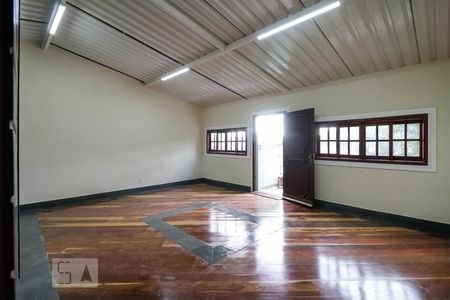 Sala de casa para alugar com 3 quartos, 150m² em Jardim Maria Luiza, São Paulo