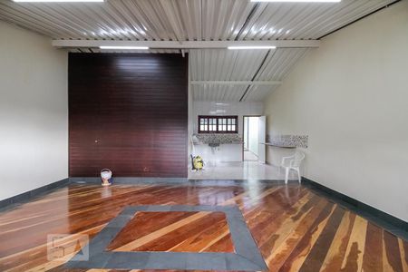 Sala de casa para alugar com 3 quartos, 150m² em Jardim Maria Luiza, São Paulo