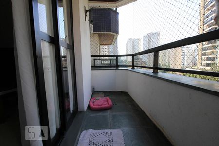 Varanda de apartamento à venda com 4 quartos, 110m² em Vila Andrade, São Paulo