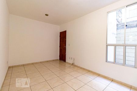 Sala de apartamento à venda com 2 quartos, 56m² em Jardim Guanabara, Belo Horizonte