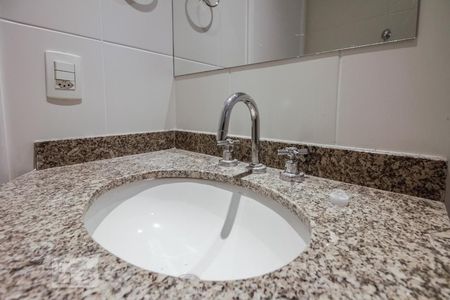 Banheiro de apartamento para alugar com 3 quartos, 77m² em Butantã, São Paulo