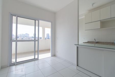 Sala e cozinha de apartamento para alugar com 2 quartos, 55m² em Vila Prudente, São Paulo