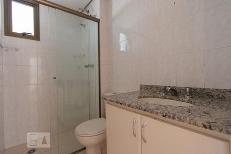 Banheiro de apartamento para alugar com 2 quartos, 68m² em Parque das Nações, Santo André