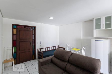 Sala de kitnet/studio para alugar com 1 quarto, 35m² em Centro, Belo Horizonte