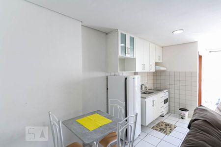 Cozinha de kitnet/studio para alugar com 1 quarto, 35m² em Centro, Belo Horizonte