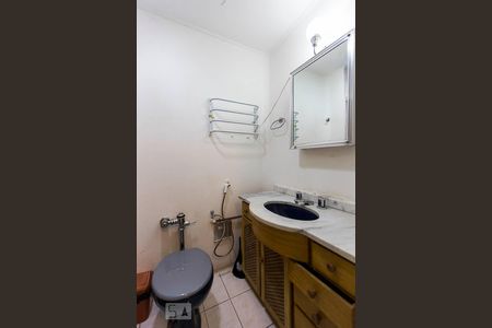 Banheiro de apartamento para alugar com 1 quarto, 36m² em Centro Histórico, Porto Alegre