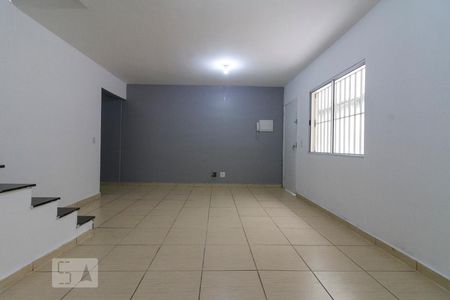 Sala  de casa de condomínio à venda com 2 quartos, 110m² em Vila Ema, São Paulo