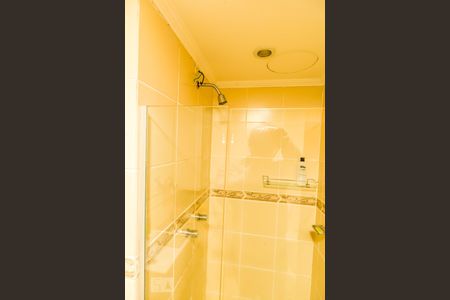 Banheiro de apartamento à venda com 3 quartos, 100m² em Vila Ipiranga, Porto Alegre