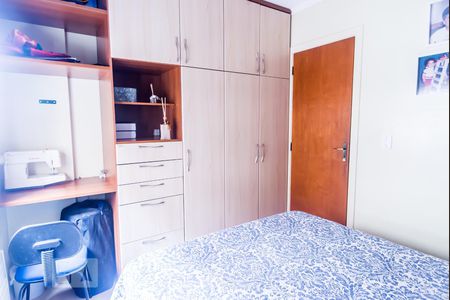 Quarto 1 de apartamento à venda com 3 quartos, 100m² em Vila Ipiranga, Porto Alegre