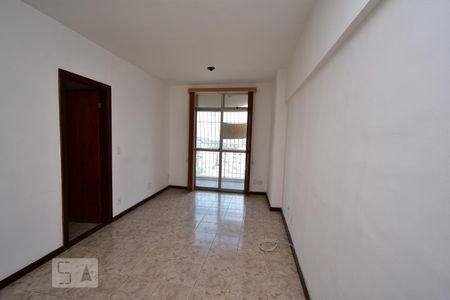 Sala  de apartamento para alugar com 3 quartos, 75m² em Centro, Niterói