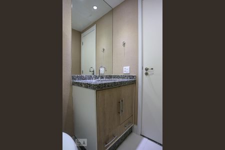 Banheiro de kitnet/studio para alugar com 1 quarto, 26m² em Campos Elíseos, São Paulo