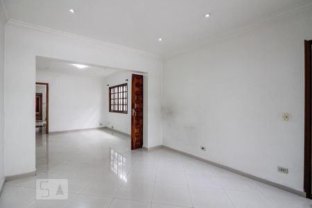 Sala de casa para alugar com 3 quartos, 130m² em Km 18, Osasco