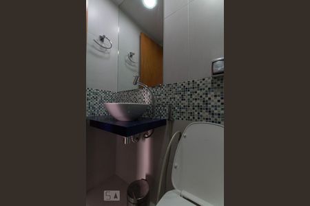 Banheiro de apartamento para alugar com 2 quartos, 68m² em Setor Oeste, Goiânia