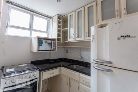 Cozinha de apartamento à venda com 1 quarto, 50m² em Azenha, Porto Alegre