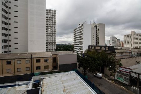 Varanda vista de apartamento para alugar com 1 quarto, 40m² em Pinheiros, São Paulo