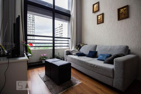 Sala de estar de apartamento para alugar com 1 quarto, 40m² em Pinheiros, São Paulo