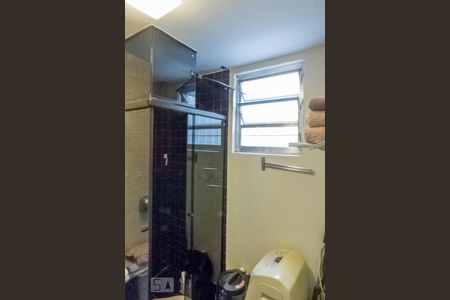Banheiro de apartamento à venda com 1 quarto, 48m² em Indianópolis, São Paulo
