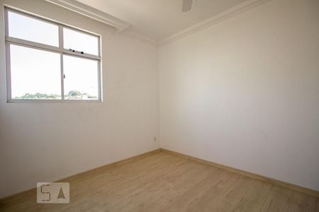 Quarto 2 de apartamento para alugar com 2 quartos, 55m² em Heliópolis, Belo Horizonte