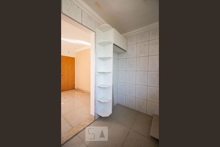 Cozinha de apartamento para alugar com 2 quartos, 55m² em Heliópolis, Belo Horizonte