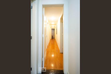 Corredor de acesso aos dormitórios e banheiros de apartamento à venda com 3 quartos, 147m² em Lagoa, Rio de Janeiro