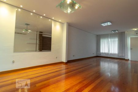 Sala de casa de condomínio à venda com 3 quartos, 250m² em Chácara Monte Alegre, São Paulo