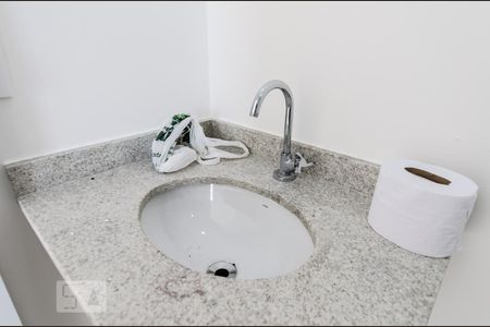 Banheiro da suíte de apartamento para alugar com 1 quarto, 33m² em Presidente Altino, Osasco