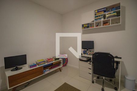 Casa à venda com 240m², 3 quartos e 3 vagas Casa à venda com 240m², 3 quartos e 3 vagasQuarto 2