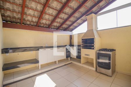 Casa à venda com 240m², 3 quartos e 3 vagas Casa à venda com 240m², 3 quartos e 3 vagasTerraço