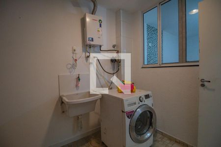 Casa à venda com 240m², 3 quartos e 3 vagas Casa à venda com 240m², 3 quartos e 3 vagasÁrea de Serviço