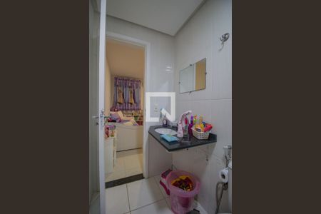 Casa à venda com 240m², 3 quartos e 3 vagas Casa à venda com 240m², 3 quartos e 3 vagasBanheiro da Suíte 1